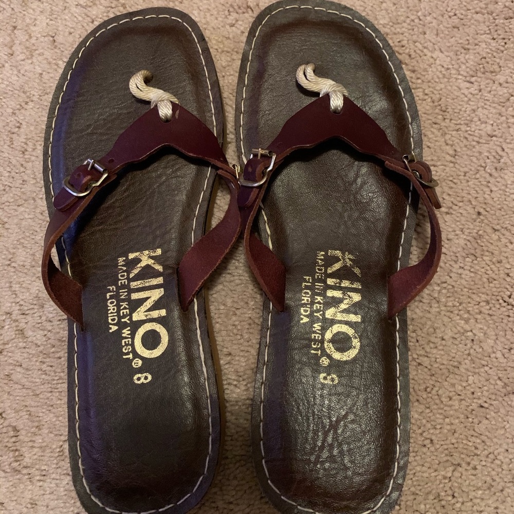 Kino women’s size 8 brown sandals